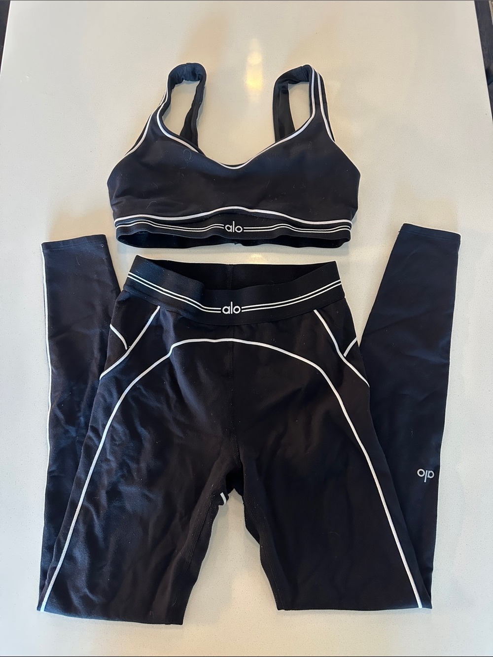 ALO Yoga Black Legging and Sports Bra Set with White Piping